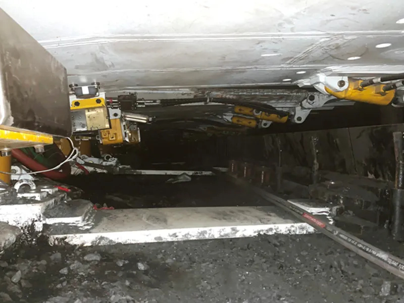 Первая в стране комплектная электрогидравлическая управляемая крепь для механизированной выемки на сверхтонких пластах введена в эксплуатацию в подземных выработках.